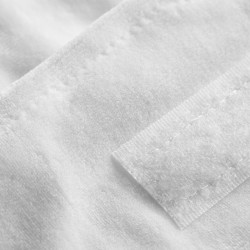 Balta veliūrinė juosta plaukų apsaugai atliekant veido procedūras ar makiažą